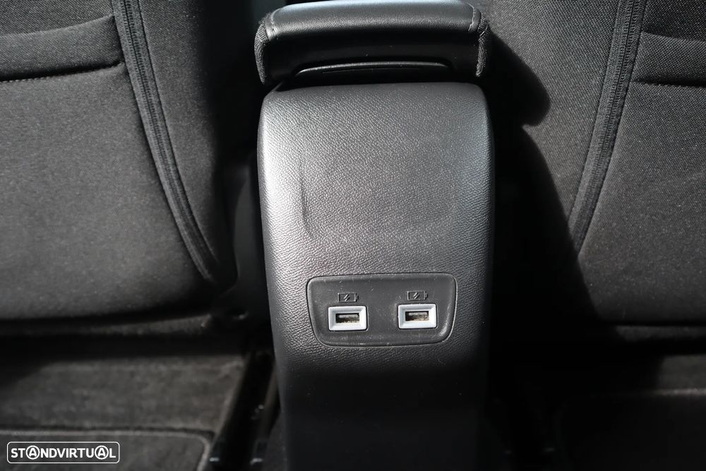 Peugeot e-2008 50 kWh Active Pack - 26