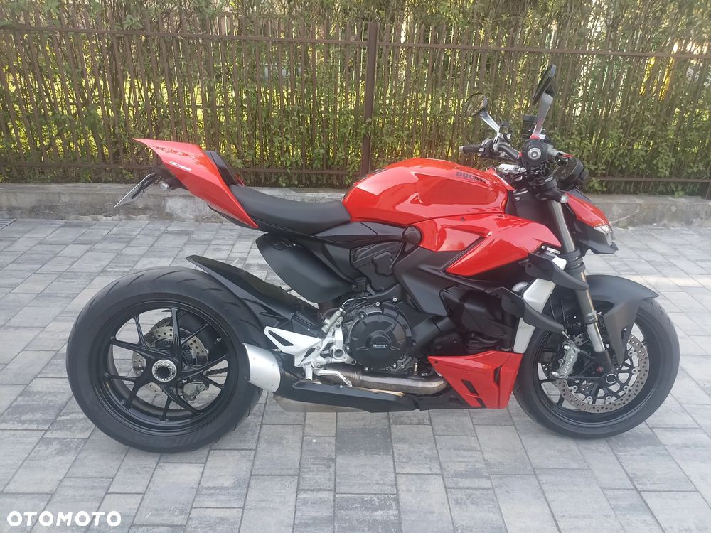 Ducati Streetfighter V2 - 2