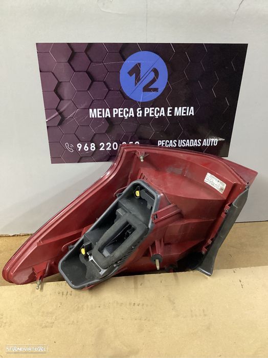 Ffarolim traseiro esquerdo peugeot SW 407 - 2