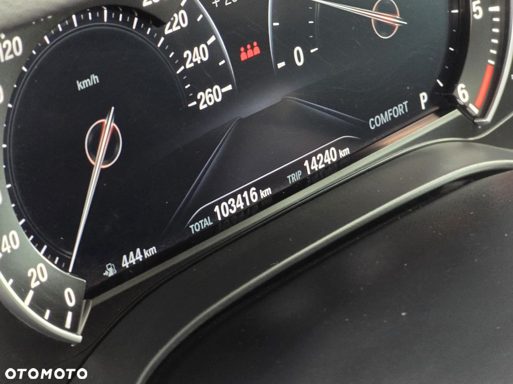 BMW Seria 5 520d xDrive MHEV - 6