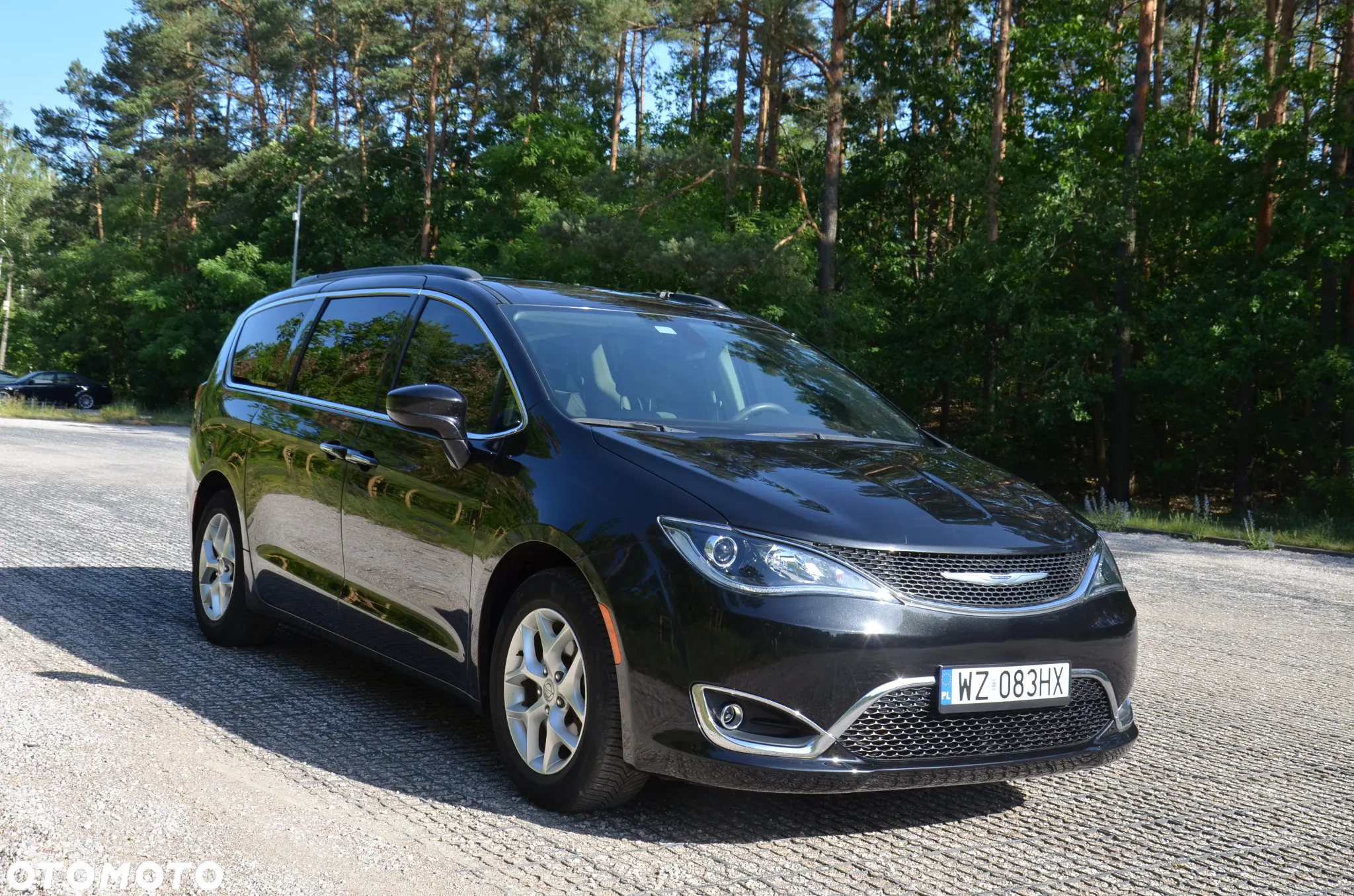 Chrysler Pacifica - 8