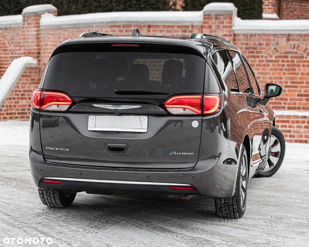 Chrysler Pacifica - 12