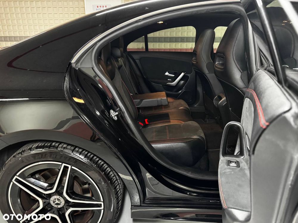 Mercedes-Benz CLA 250 4Matic 8G-DCT Edition AMG Line - 13