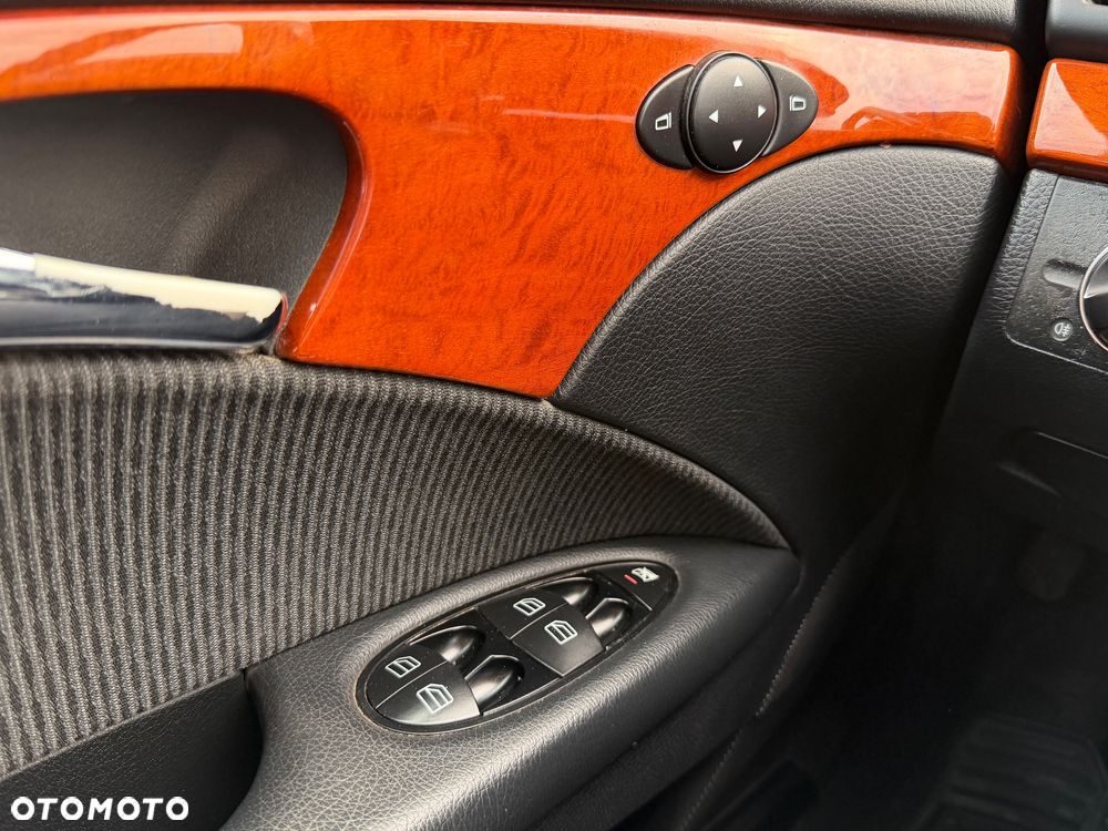 Mercedes-Benz Klasa E 200 Kompressor T Elegance - 12