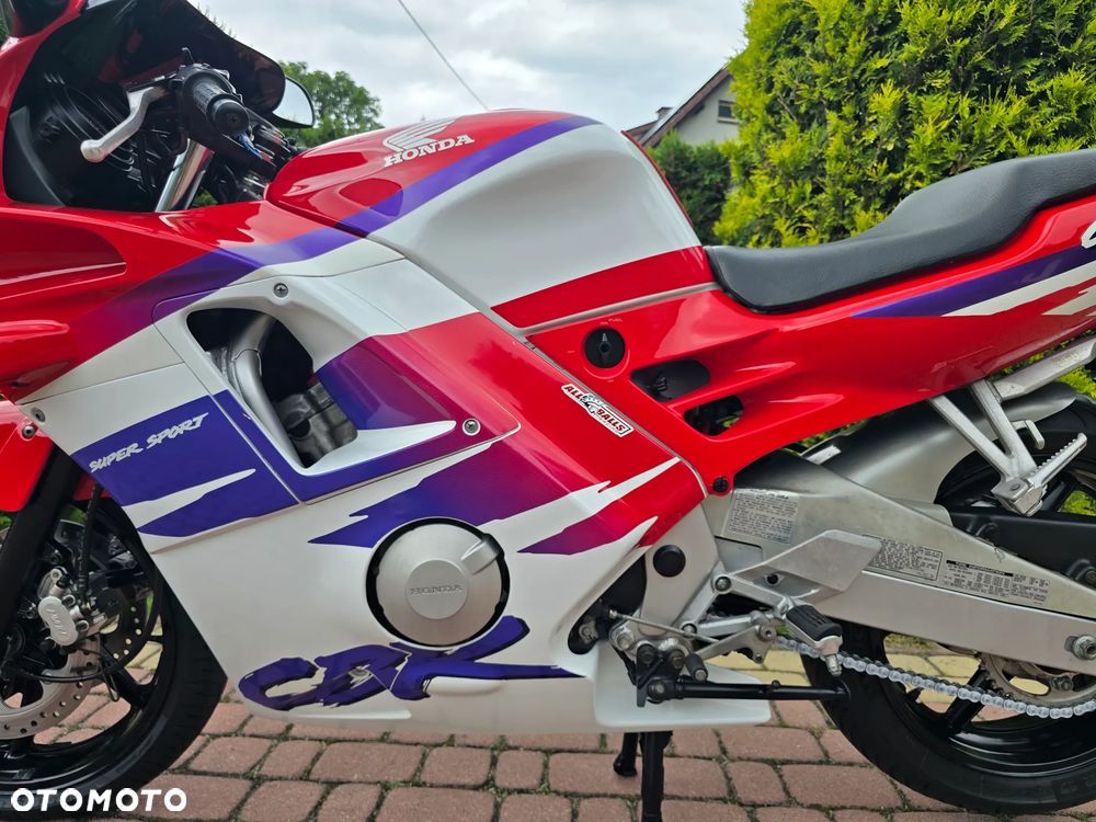 Honda CBR - 13