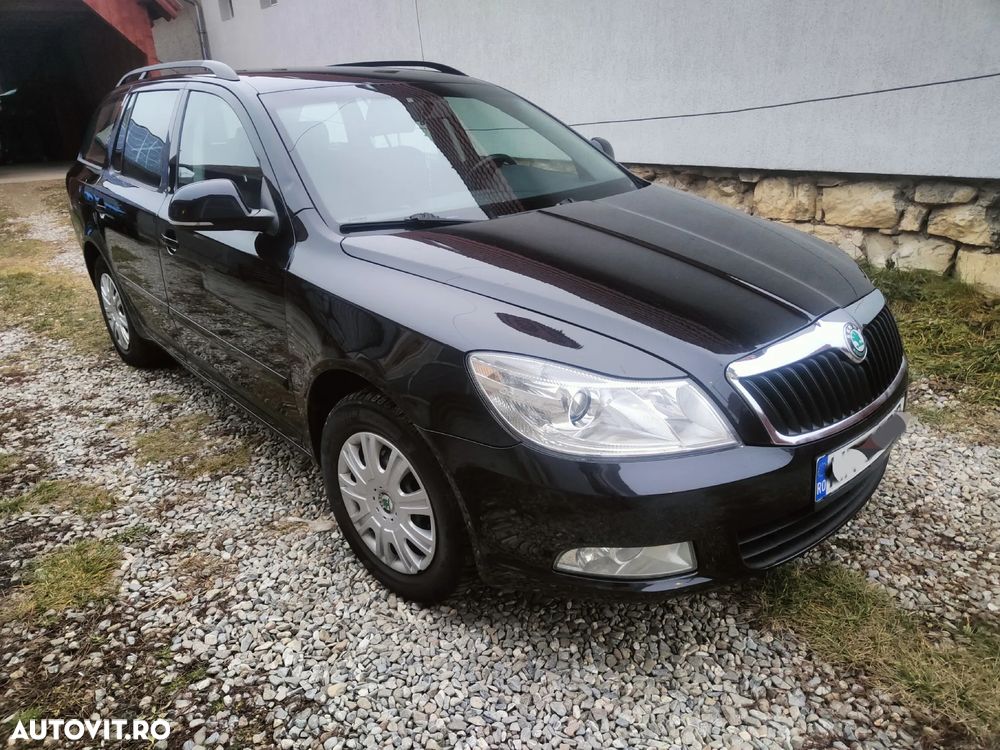 Skoda Octavia 1.6 TDI DPF Ambiente - 2