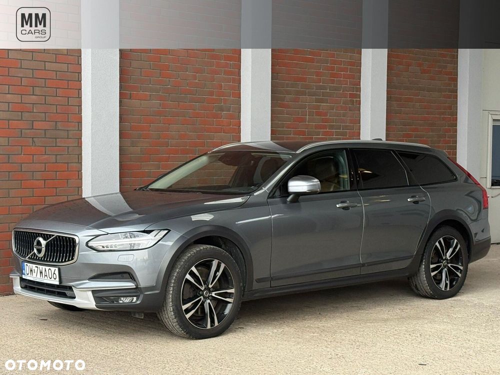 Volvo V90 Cross Country - 1