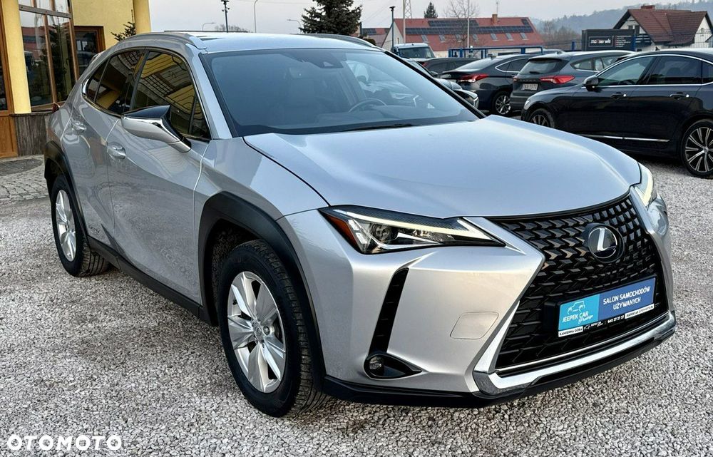 Lexus UX - 3