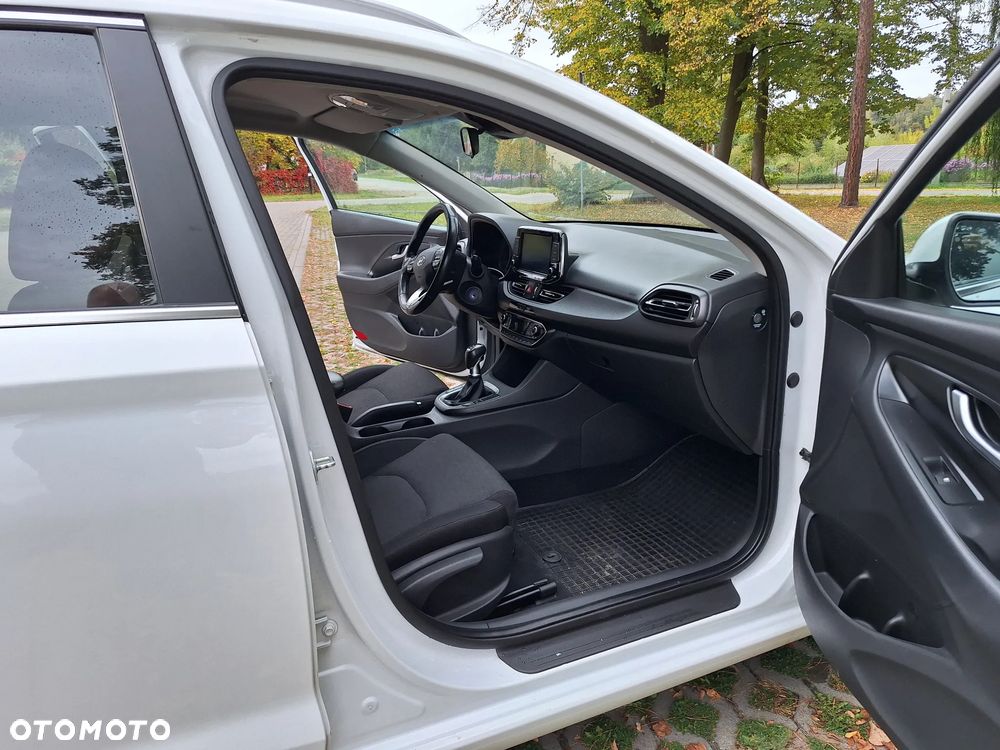 Hyundai i30 1.6 D Comfort - 16