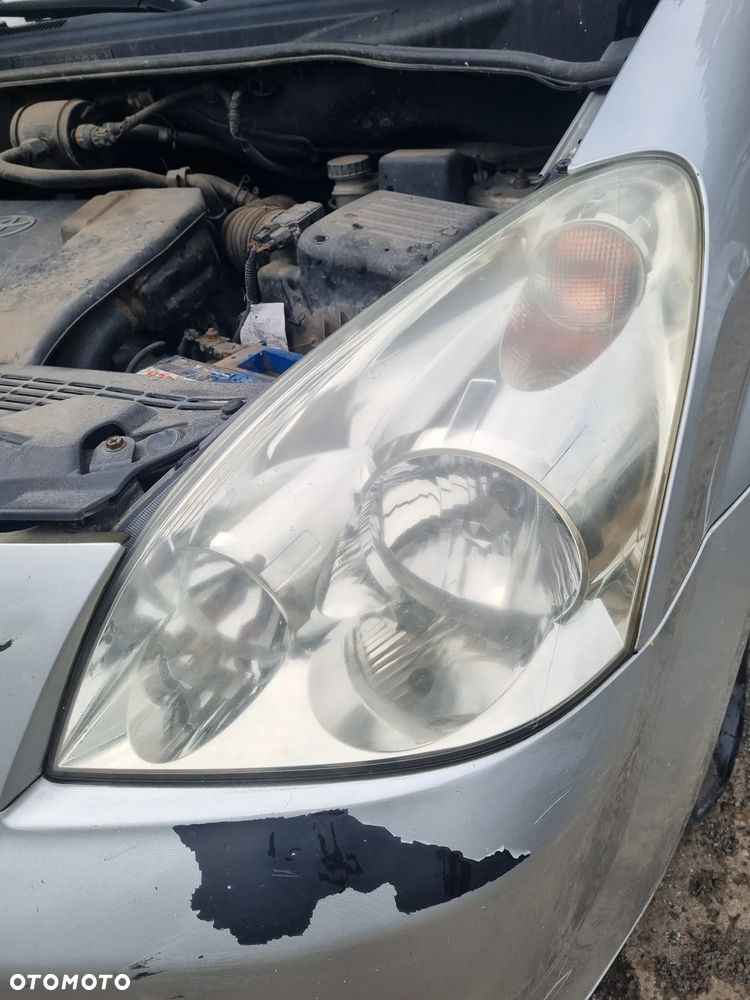 TOYOTA COROLLA VERSO II 04-07 2004 r. lampa lewy przód lewa przednia LP EU - 2