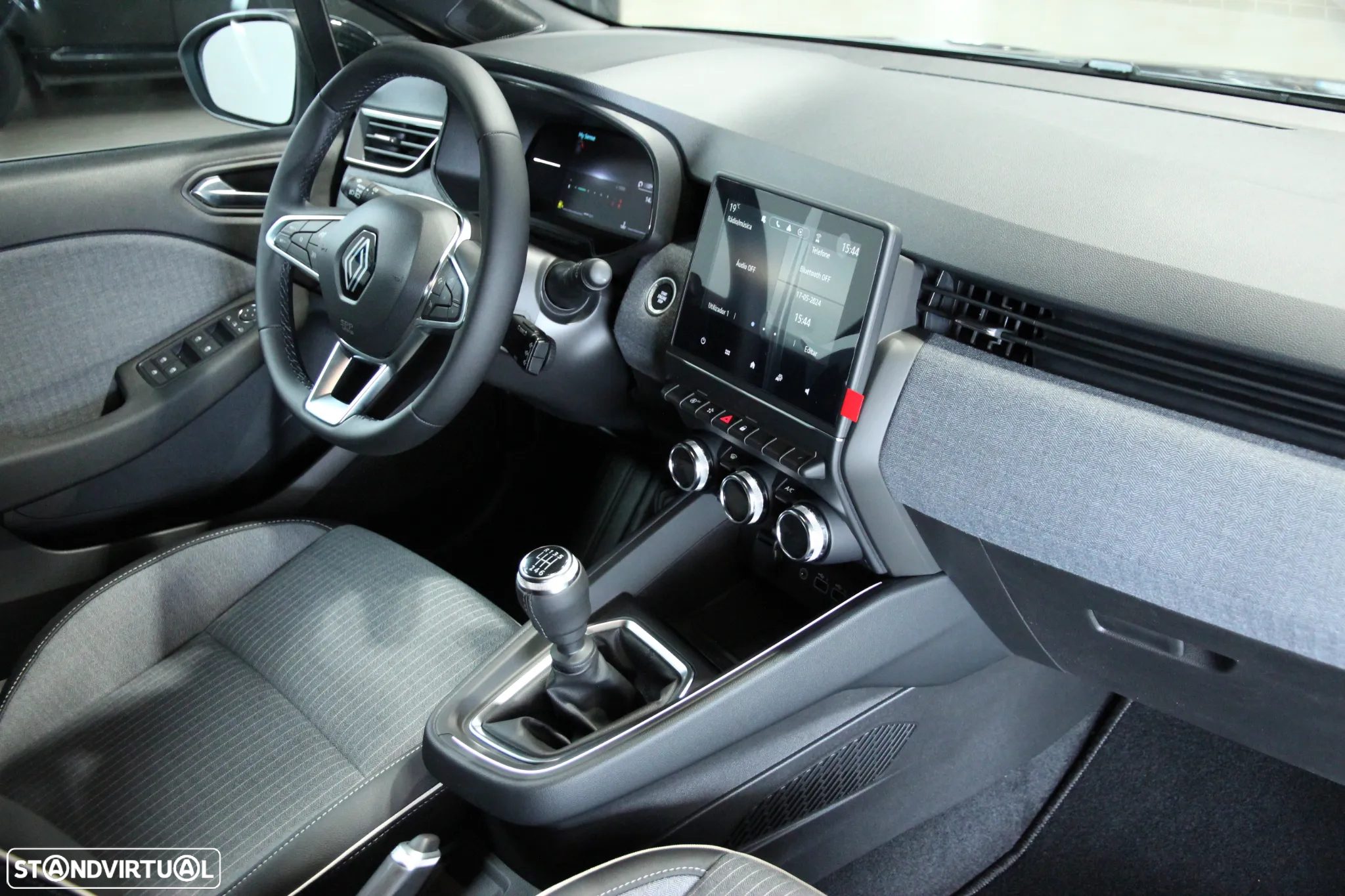 Renault Clio 1.0 TCe Techno Bi-Fuel - 8
