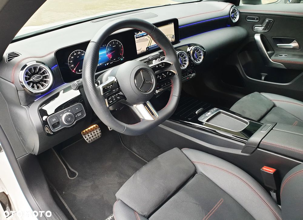 Mercedes-Benz CLA 200 AMG Line 7G-DCT - 15
