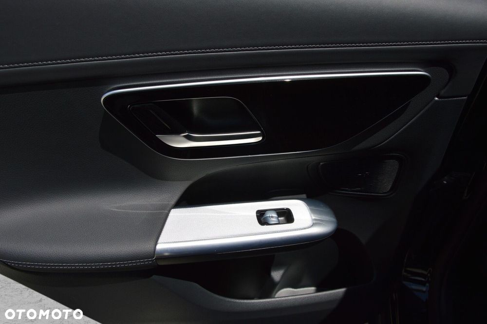 Mercedes-Benz GLC - 28