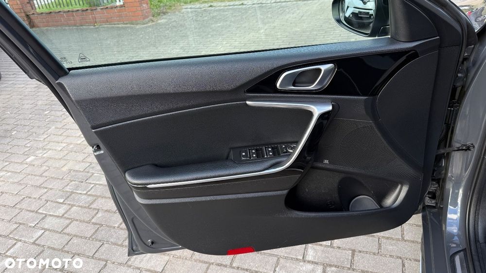 Kia ProCeed - 25
