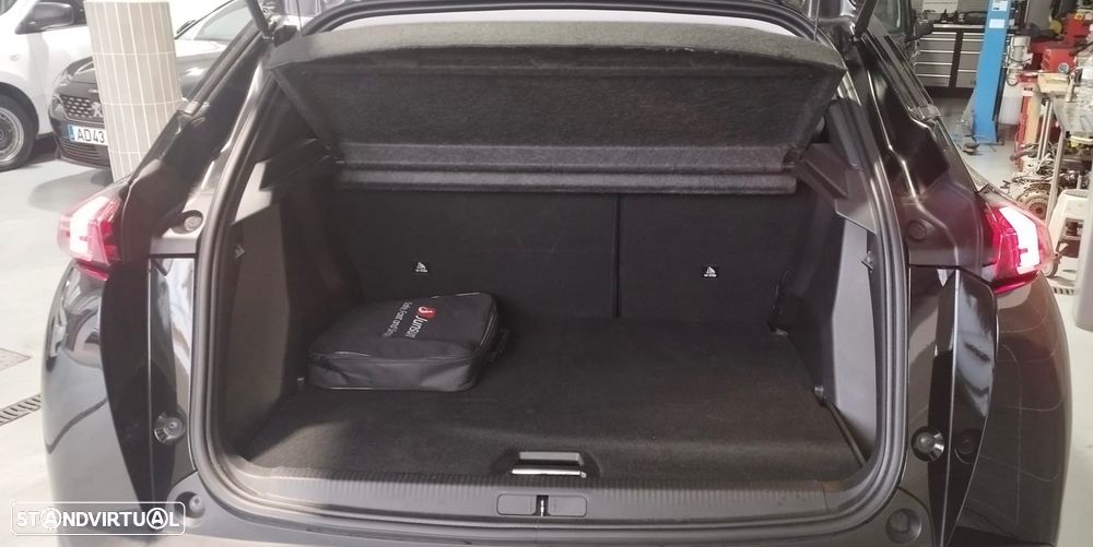 Peugeot e-2008 50 kWh Active Pack - 9