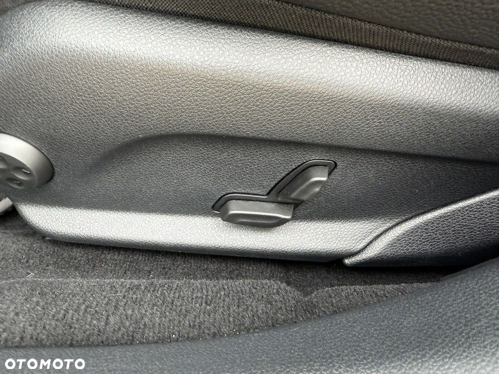 Mercedes-Benz Klasa E 400 d 4Matic 9G-TRONIC AMG Line - 35