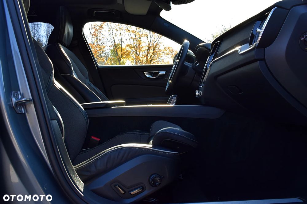Volvo S60 B5 B AWD R-Design - 8