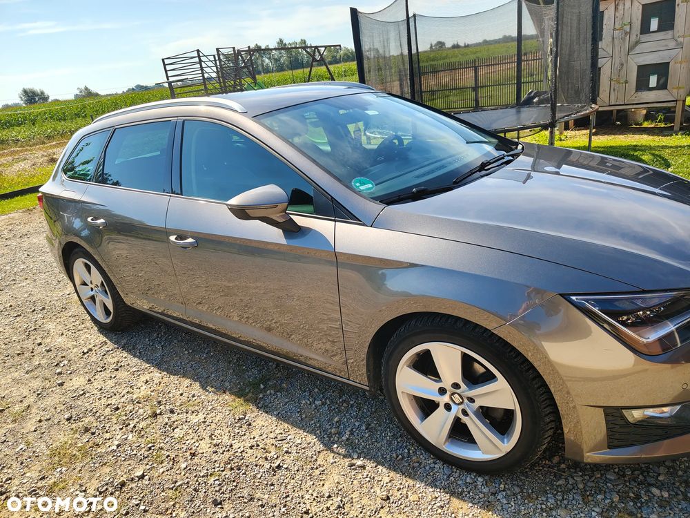 Seat Leon 2.0 TDI FR Black S&S DSG - 4