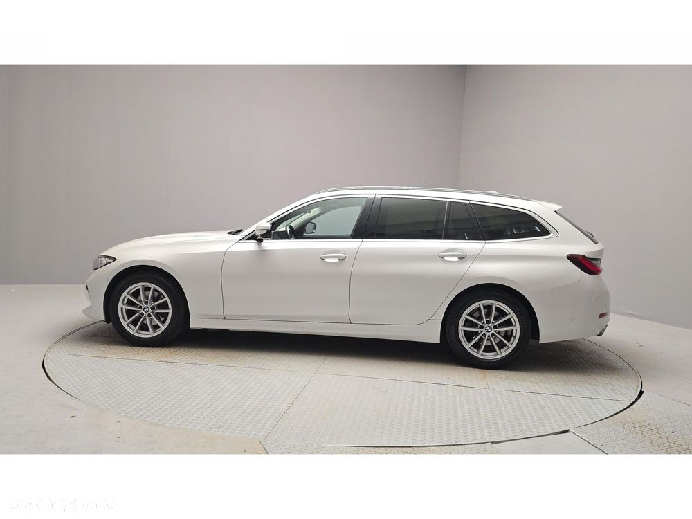 BMW Seria 3 320d xDrive mHEV M Sport - 3