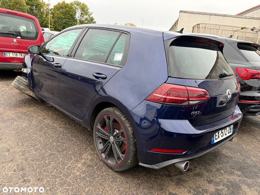 Volkswagen Golf - 4