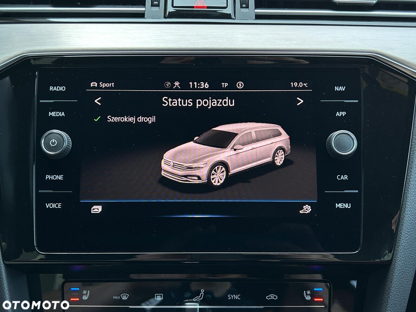 Volkswagen Passat 2.0 TSI Elegance DSG - 35
