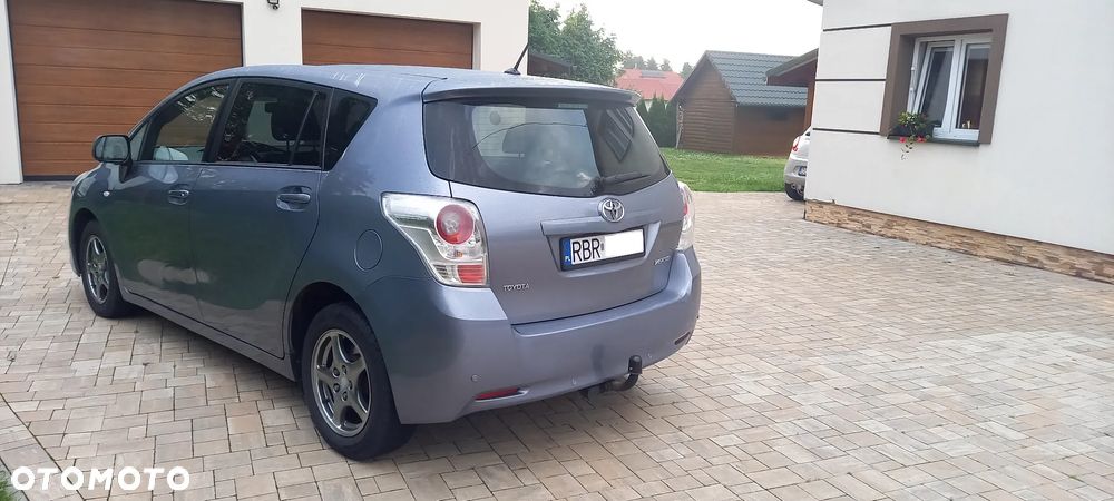 Toyota Verso 2.0 D-4D - 4