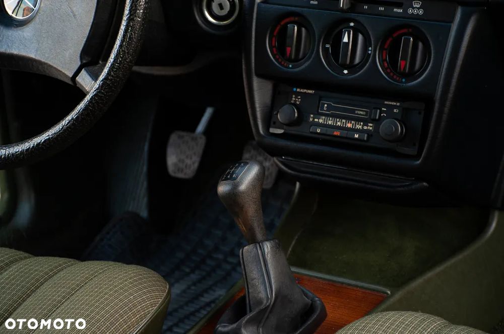 Mercedes-Benz W201 (190) - 22