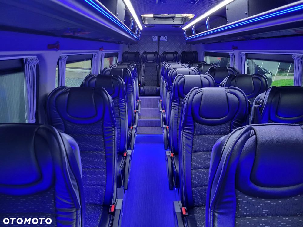Mercedes-Benz Sprinter - 9