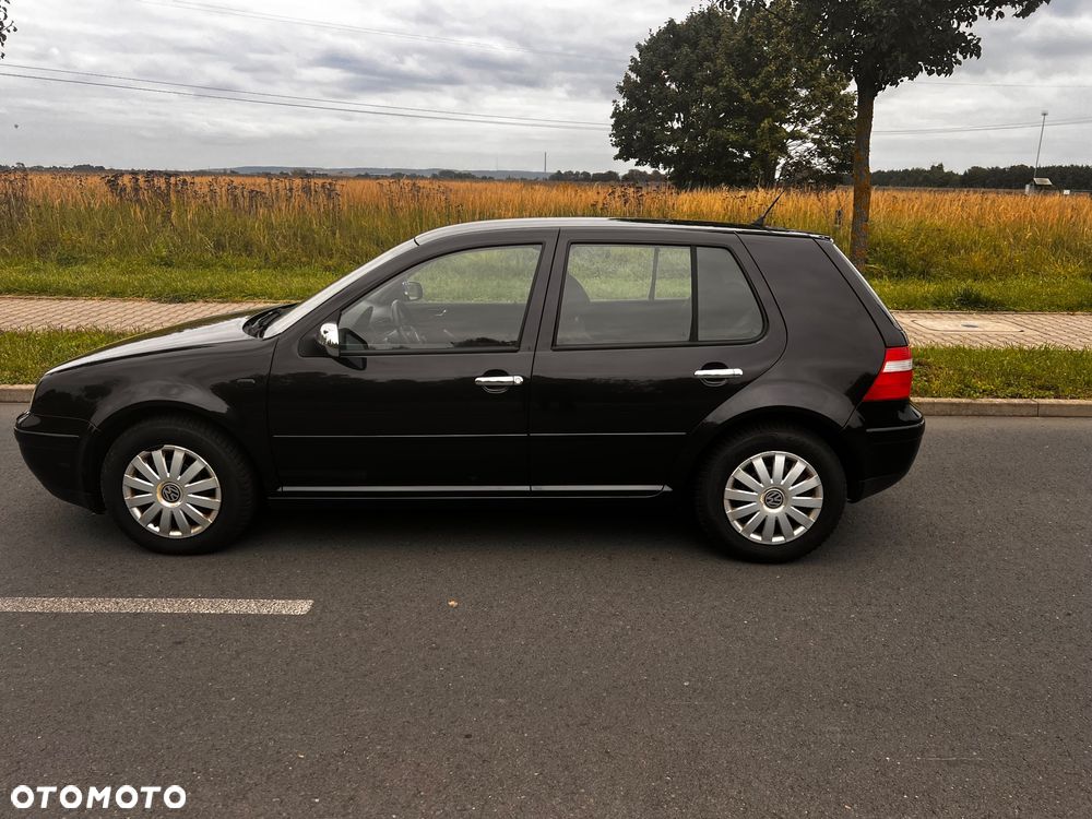 Volkswagen Golf - 2
