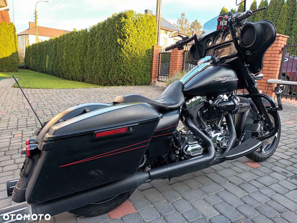 Harley-Davidson Touring Street Glide - 4