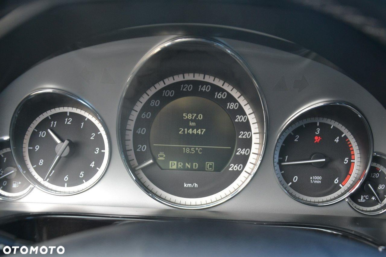 Mercedes-Benz Klasa E - 17