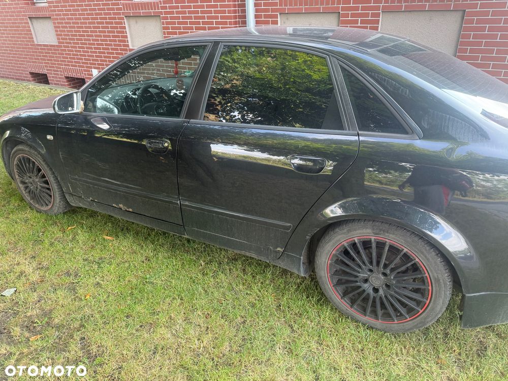 Audi A4 Limousine - 4