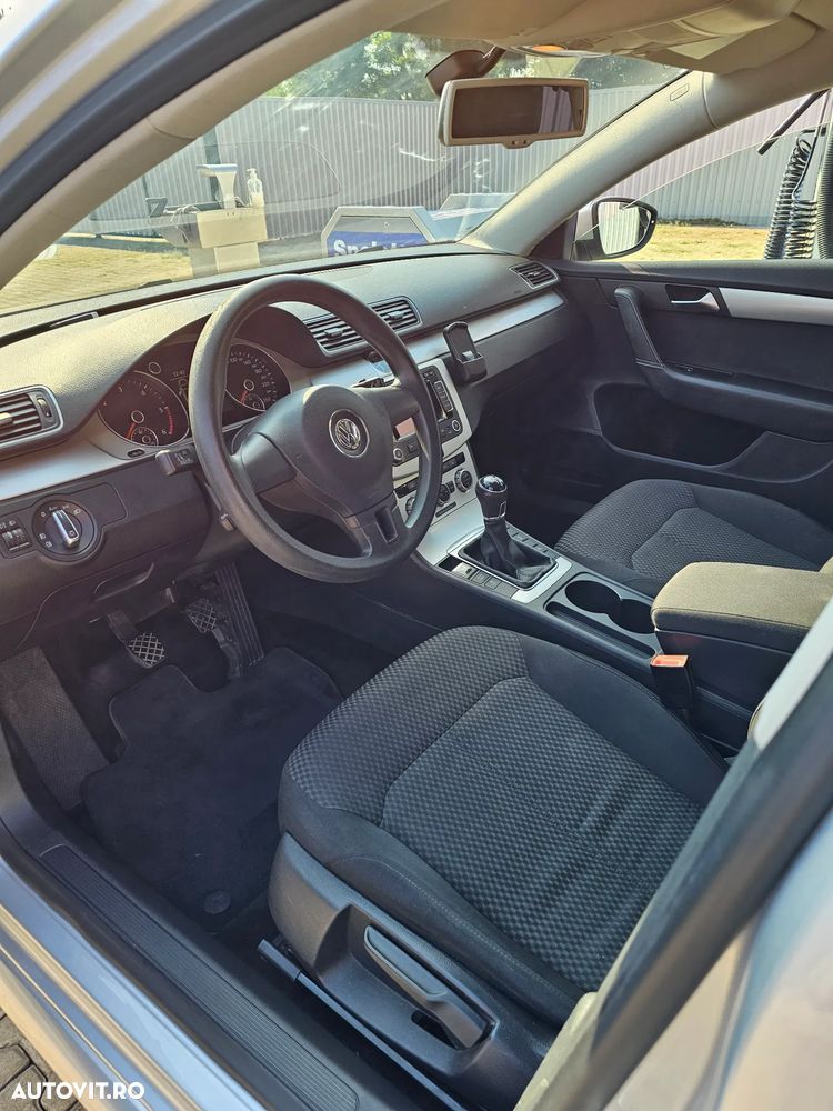 Volkswagen Passat - 13