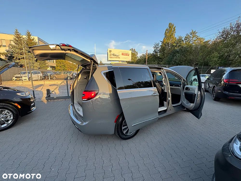 Chrysler Pacifica - 23