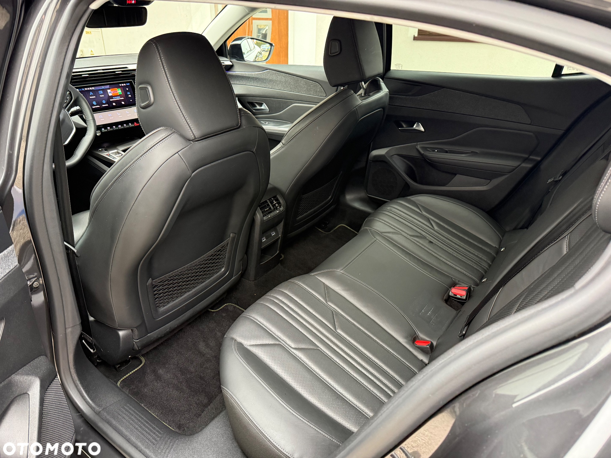 Peugeot 408 PureTech 130 EAT8 Allure Pack - 13