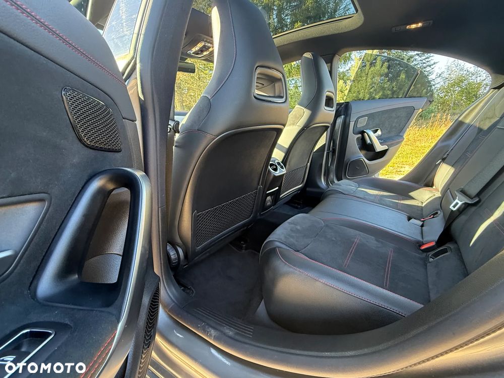 Mercedes-Benz CLA 200 4-Matic AMG Line 8G-DCT - 14
