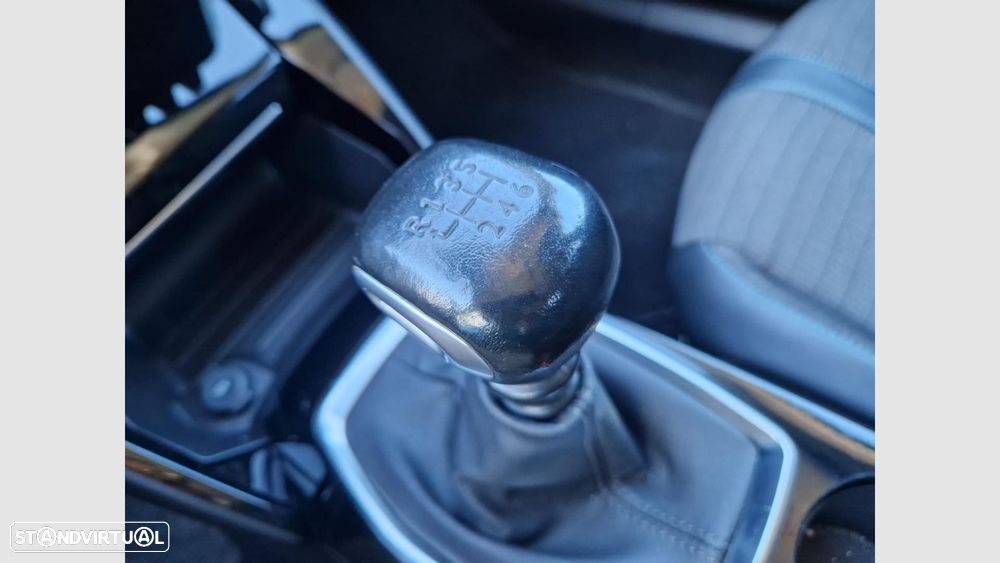 Peugeot 2008 1.2 PureTech Allure - 19