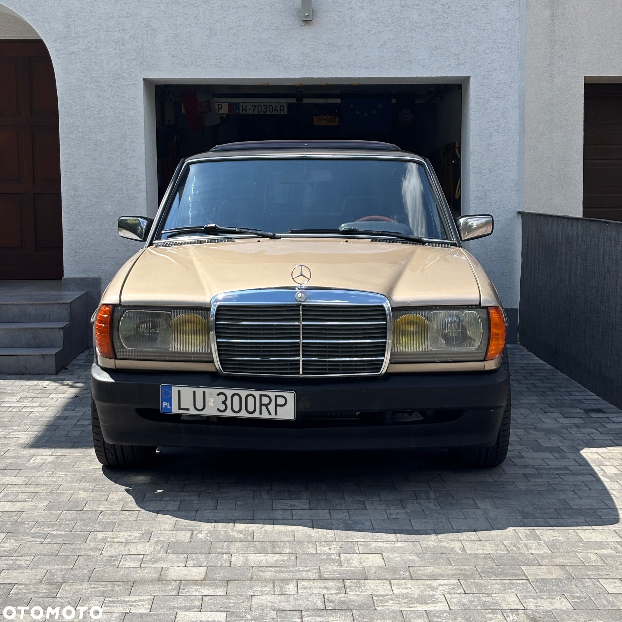 Mercedes-Benz W123 - 1