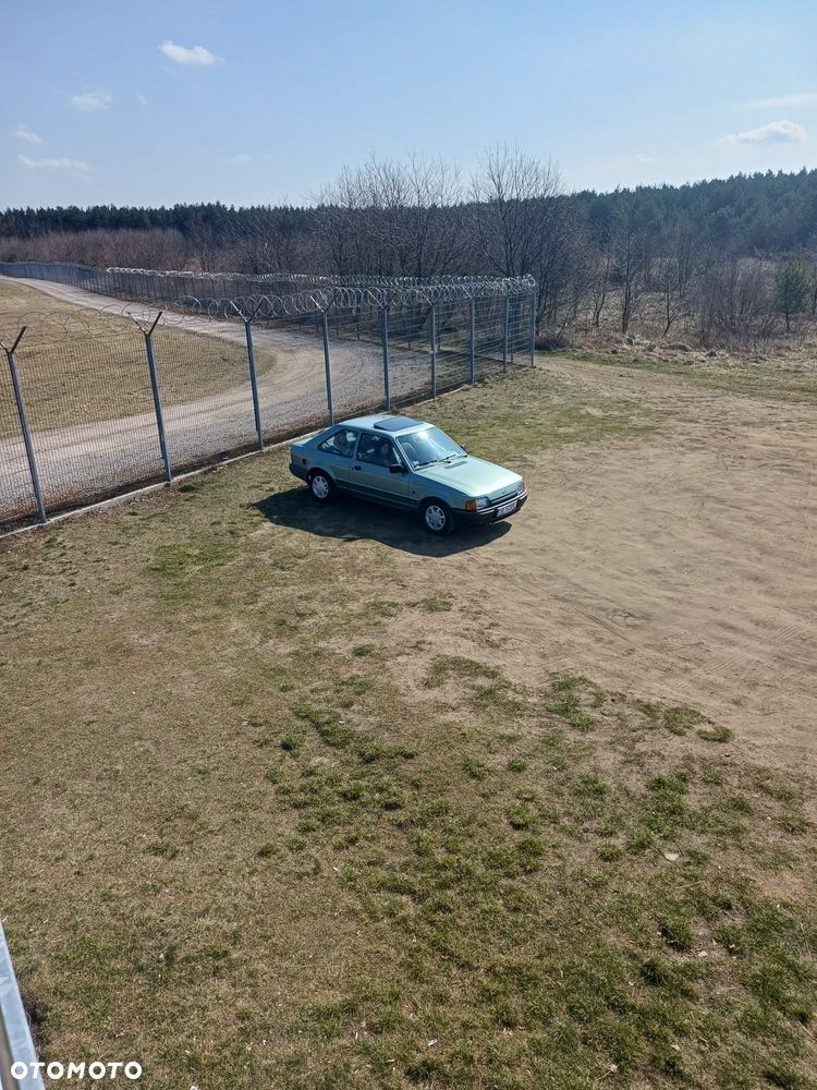 Ford Escort 1.3 C - 8