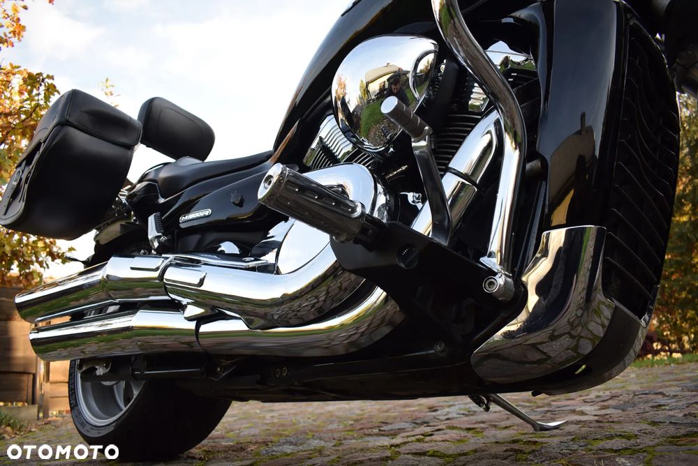 Suzuki Intruder - 10