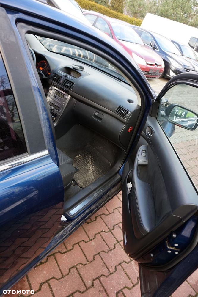 TOYOTA AVENSIS II T25 KOMBI 2005 8P4 2.0 16V 1AZ-FSE 147KM E354 GRANATOWY na części - 9