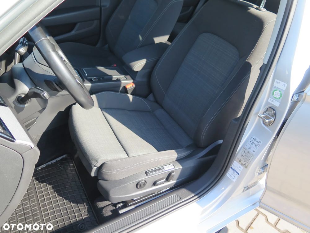 Volkswagen Passat Variant 2.0 TDI 4Mot Elegance DSG - 16
