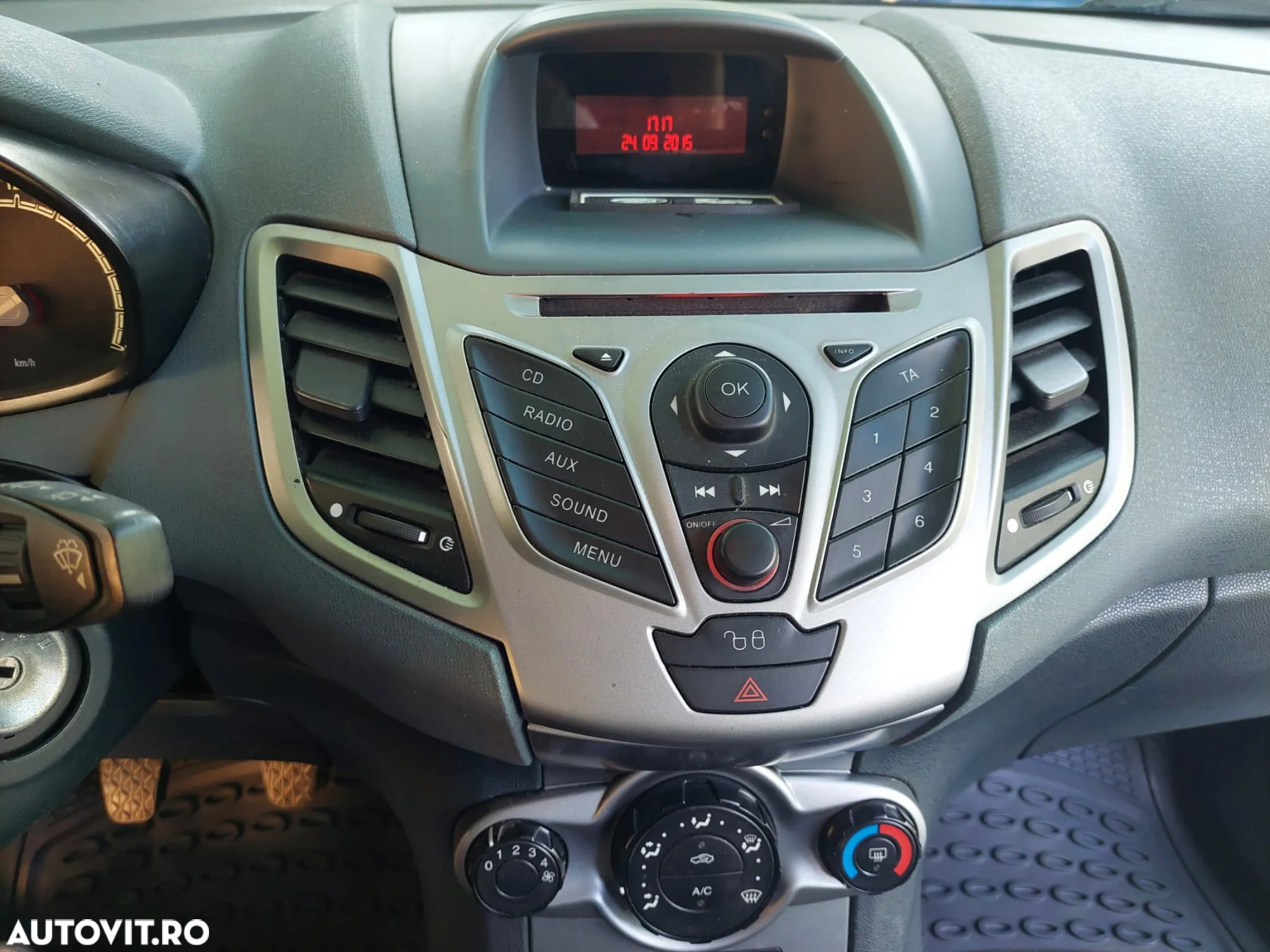 Ford Fiesta 1.25i Trend - 12