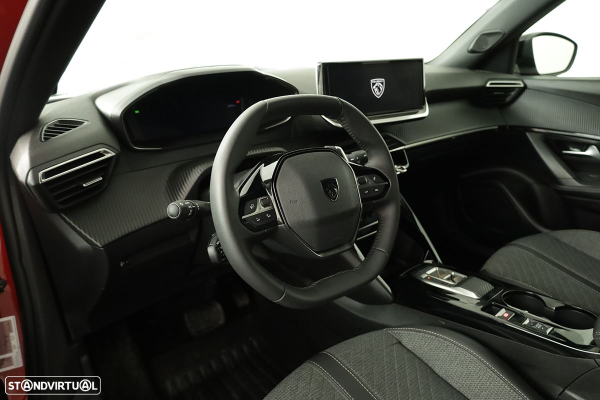 Peugeot 2008 1.2 PureTech Allure EAT8 - 6