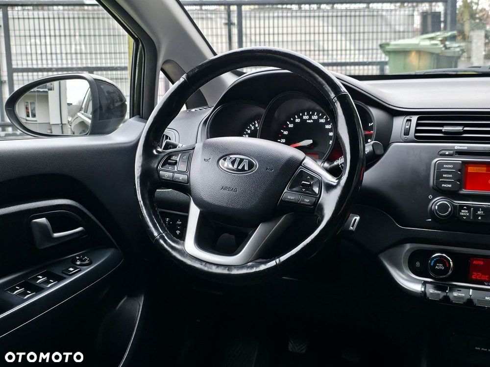 Kia Rio - 12