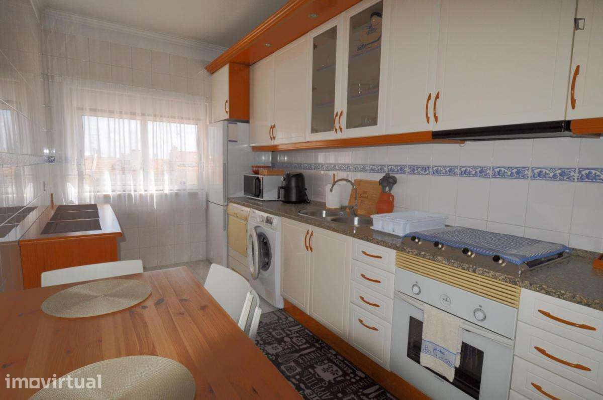 Quarto - localizado em Penha de França Lisbon - Grande imagem: 3/4