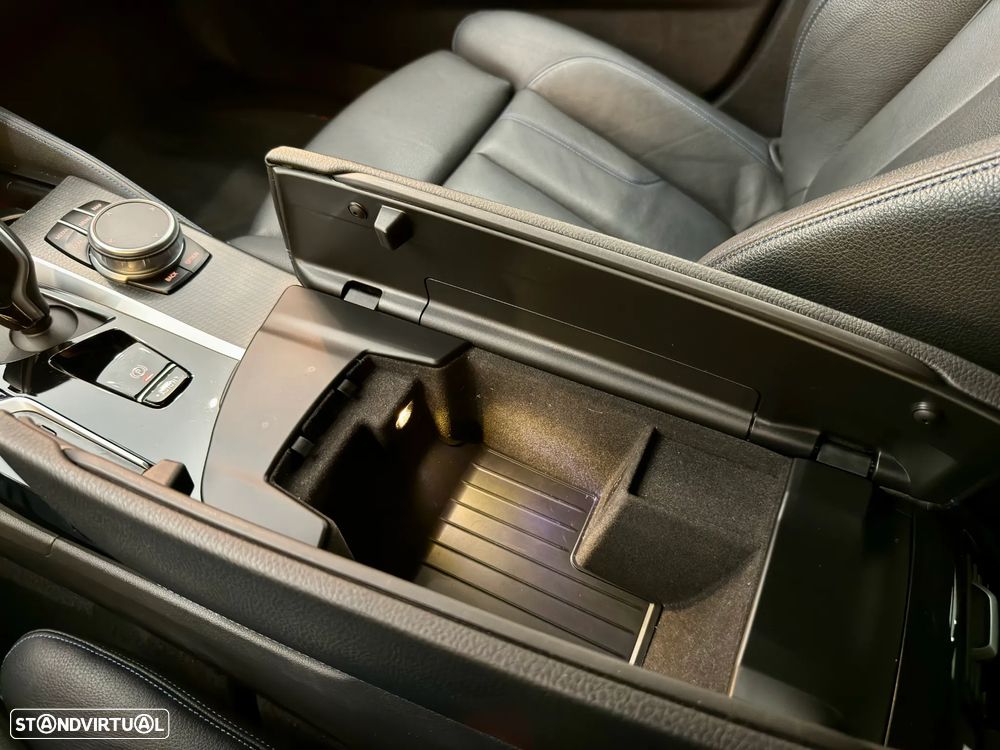 BMW 520 d Pack Desportivo M Auto - 31