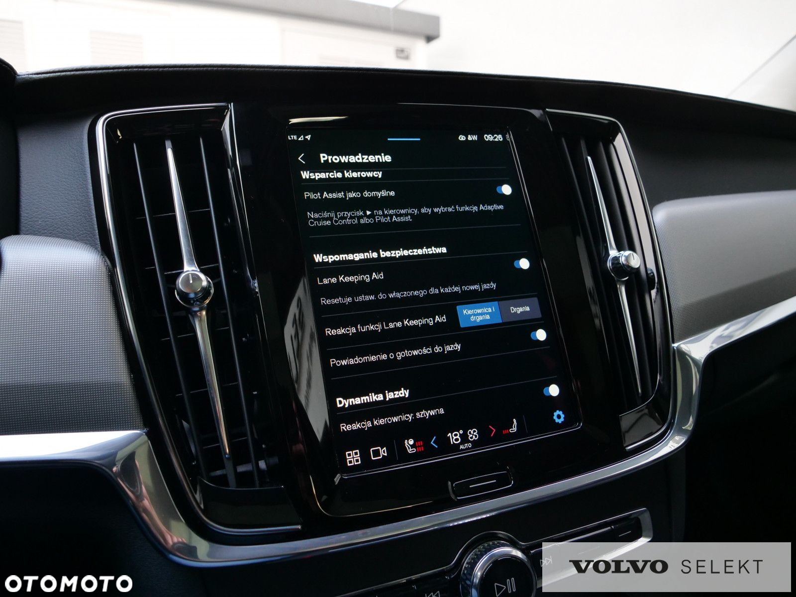 Volvo V90 Cross Country - 29