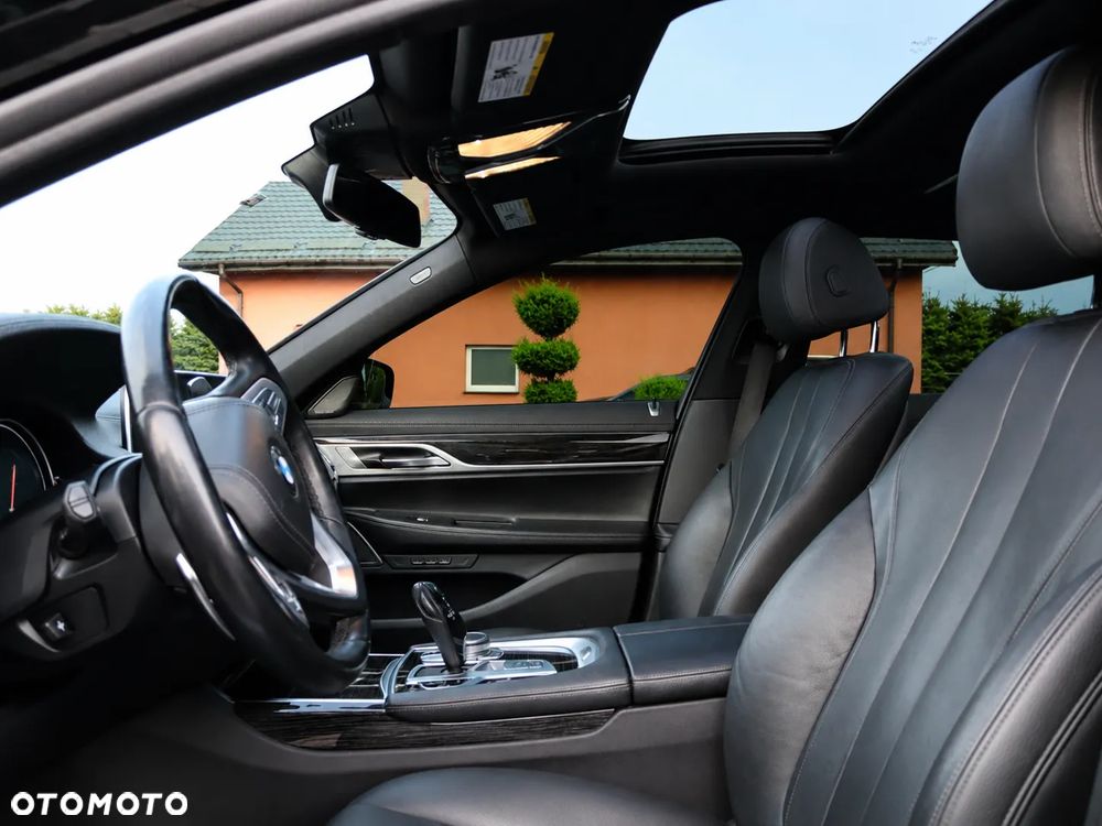 BMW Seria 7 740Li - 35