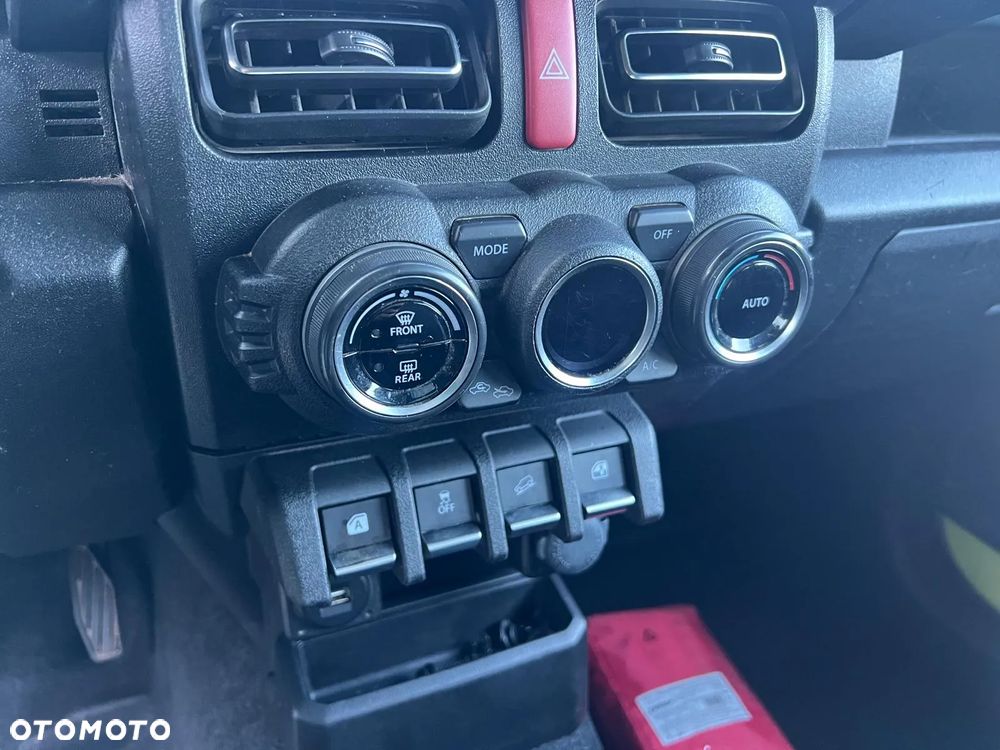 Suzuki Jimny 1.5 Premium - 13